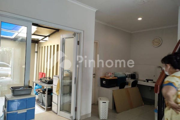 dijual rumah nyaman dan asri di cluster monaco v  gad  serpong  jl  boulevard raya gading serpong - 6