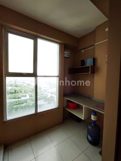 dijual apartemen lingkungan nyaman dekat swalayan di apartemen dian regency  jl  raya sukolilo kasih no 1 19 - 2