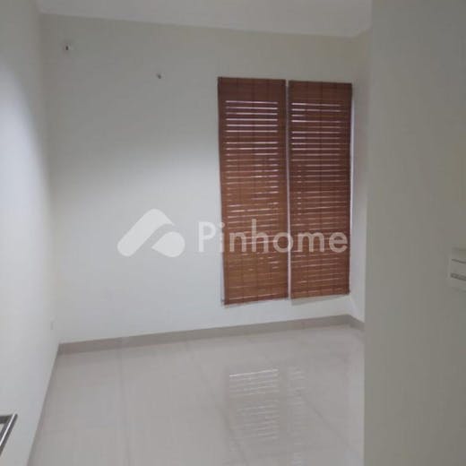 dijual rumah lingkungan nyaman di cluster bukit laguna residence  jalan kemenyan - 6