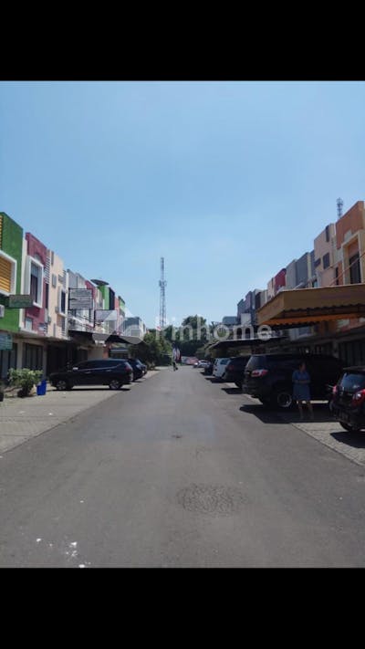 dijual ruko lokasi strategis di ruko newton street blok u16 no  11 kota legenda  bogor  jawa barat 16967 - 4