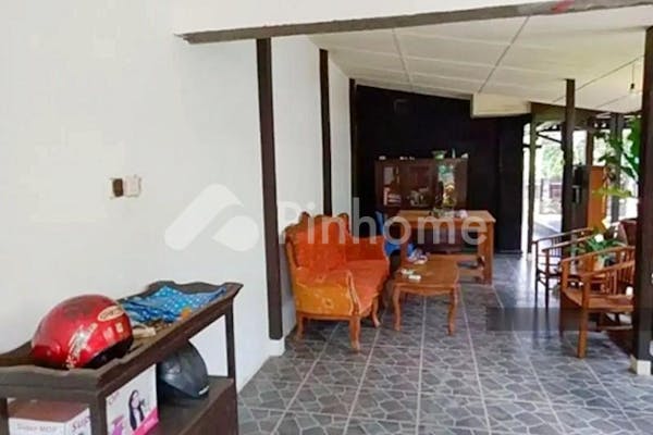 dijual rumah lokasi strategis di jalan ngeksigondo - 2