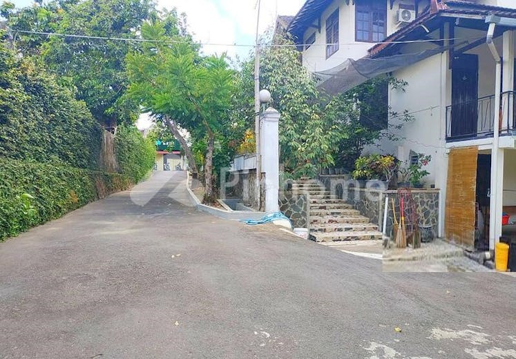 dijual rumah siap huni di jl  godean - 11