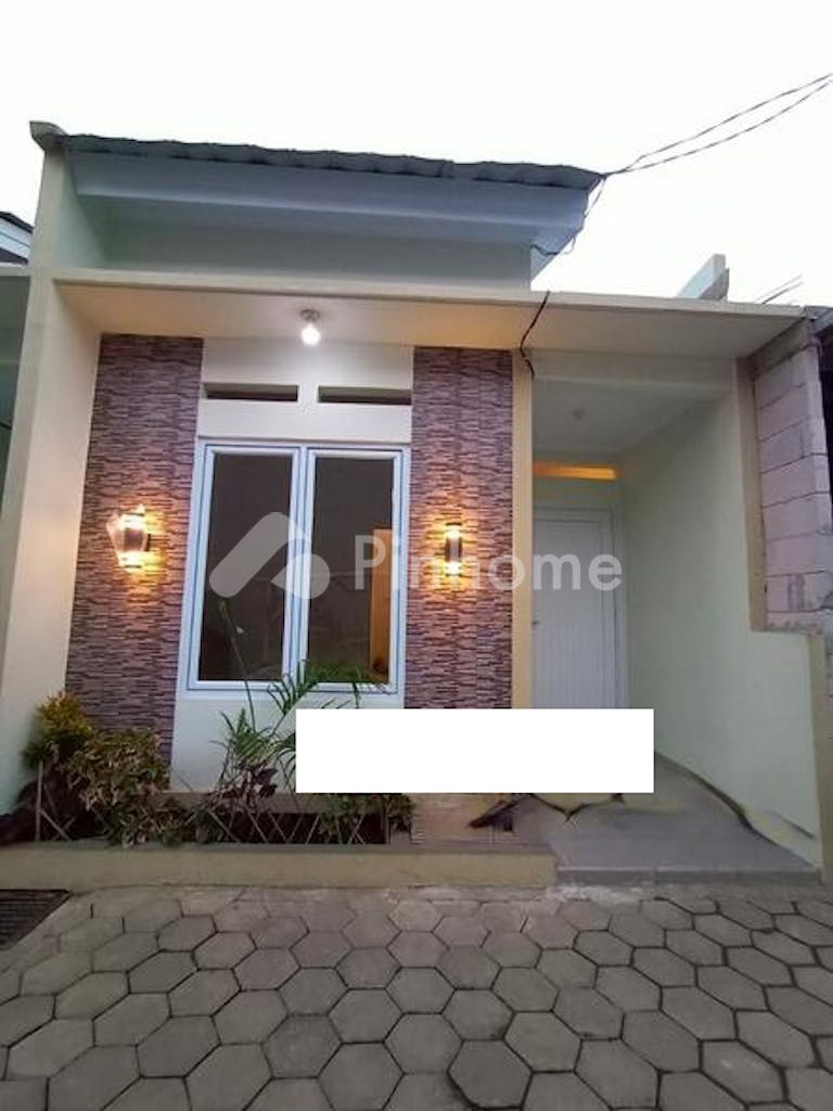 dijual rumah siap huni di jl  sadar raya - 1