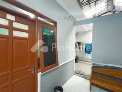 dijual rumah lokasi strategis di jalan palagan km 7 - 2