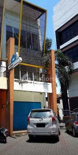 dijual ruko lokasi strategis di graha mutiara delta  jl  diponegoro