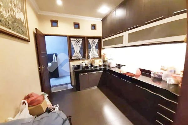 dijual rumah lokasi strategis di tirtasani residence  jl  tambak - 5