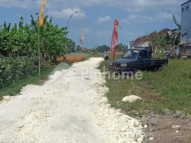 dijual tanah residensial lokasi strategis di jln raya buduk badung kuta utara bali - 1