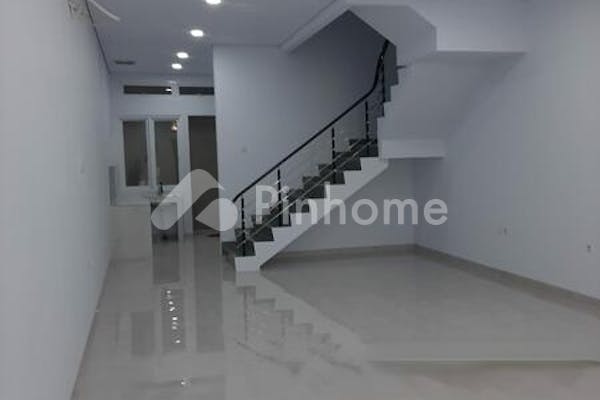 dijual rumah lokasi strategis di jalan sunter indah raya - 3