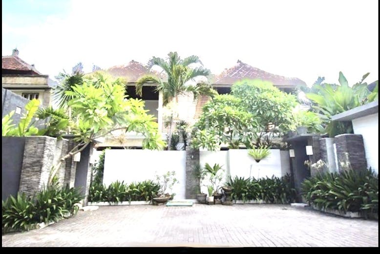 dijual rumah lokasi strategis di kerobokan kuta bali - 4