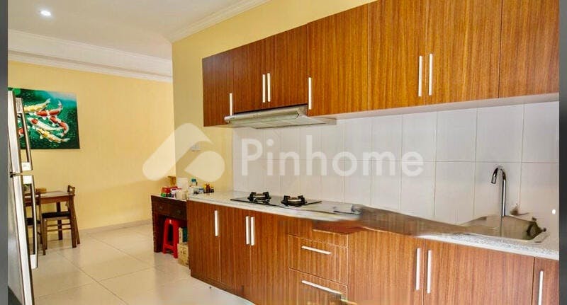 disewakan rumah 2 lantai 2kt 150m2 di jalan pengiasan sanur - 1