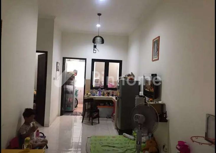 dijual rumah siap pakai di jl  pondok kelapa - 3