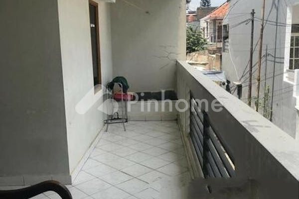 dijual rumah lokasi strategis di sarijadi - 8