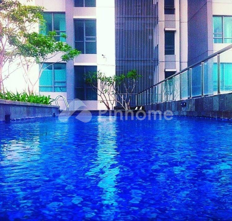 disewakan apartemen harga terbaik di the saint moritz penthouses   residences jl  puri indah raya - 4