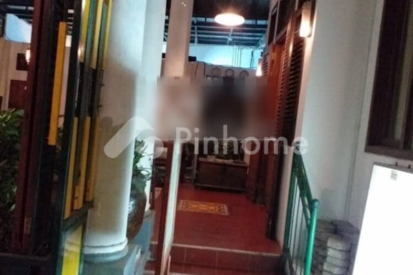 dijual rumah lokasi strategis di resto cafe dan homestay bergaya kolonial - 11