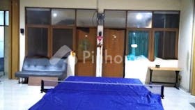 disewakan rumah nyaman dan asri di sumurbandung bandung