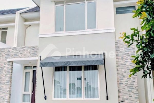 dijual rumah siap pakai di suvarna sutera cluster helios  jl  suvarna helios v - 1