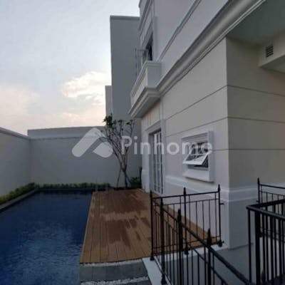 dijual rumah lokasi strategis di jl  kh  m  syafii hadzami rt 5 rw 5 - 3