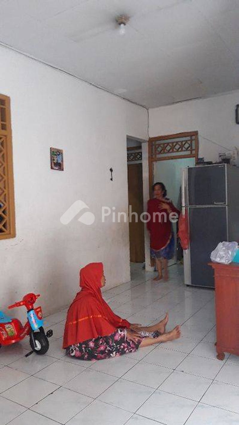 dijual rumah lingkungan nyaman di jati padang  jakarta selatan - 2