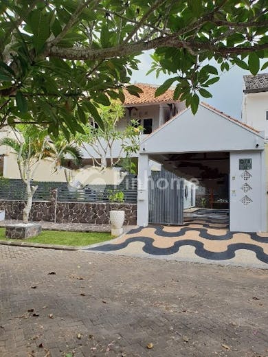 dijual rumah siap pakai di puri gading