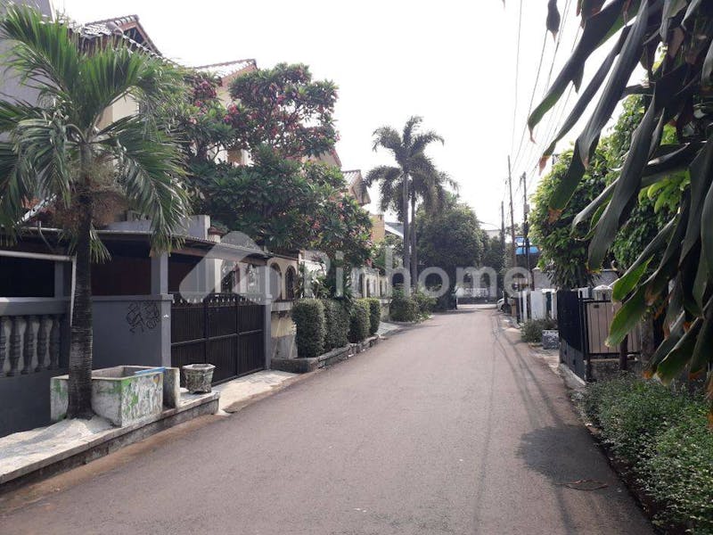 dijual rumah siap pakai di kemanggisan - 2