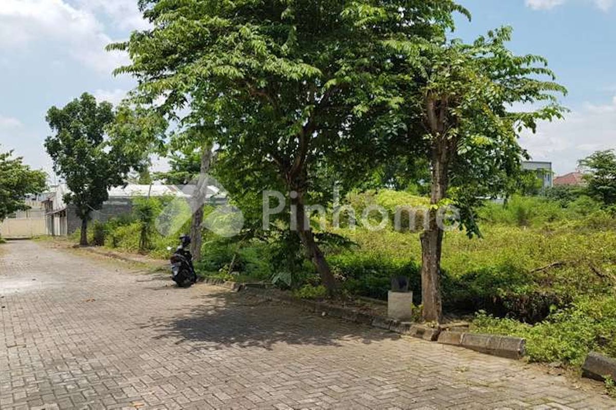 similar property dijual tanah residensial lingkungan asri dekat mall di jl  ir  soekarno - 1