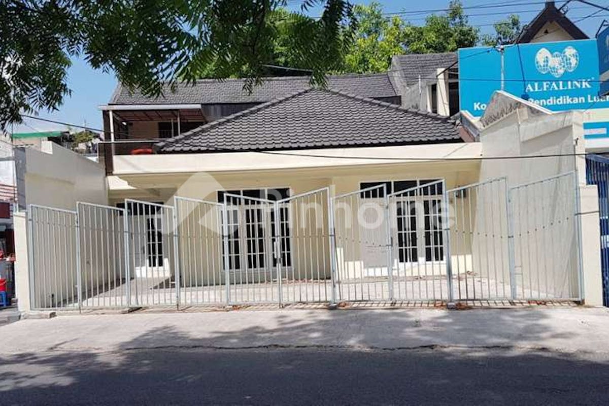 similar property disewakan rumah lingkungan asri dekat mall di jl  dr  cipto mangunkusumo - 1