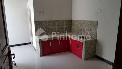 dijual rumah siap pakai dekat mall di jl  panti yasa - 3