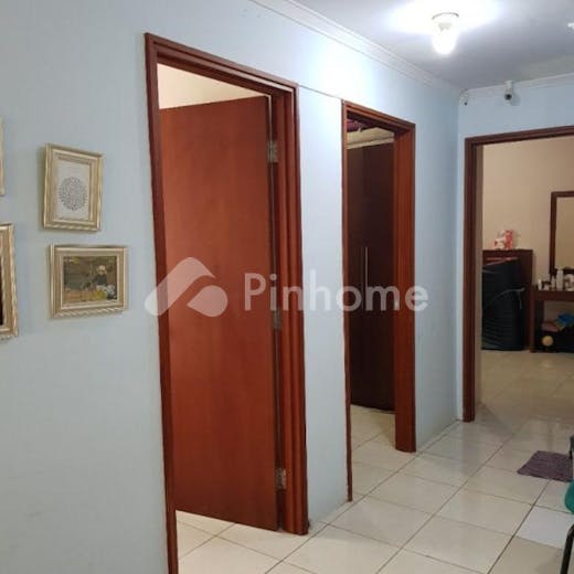 dijual apartemen sangat strategis di sudirman park jl  kh mas mansyur - 4