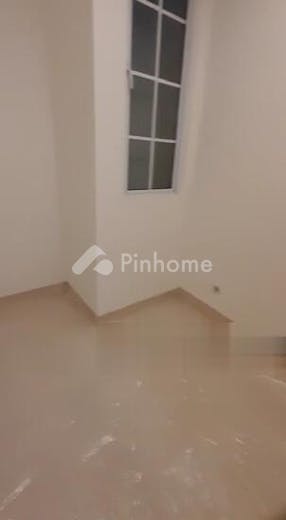 dijual rumah dilingkungan yang nyaman dan asri di amarillo village gading serpong - 2