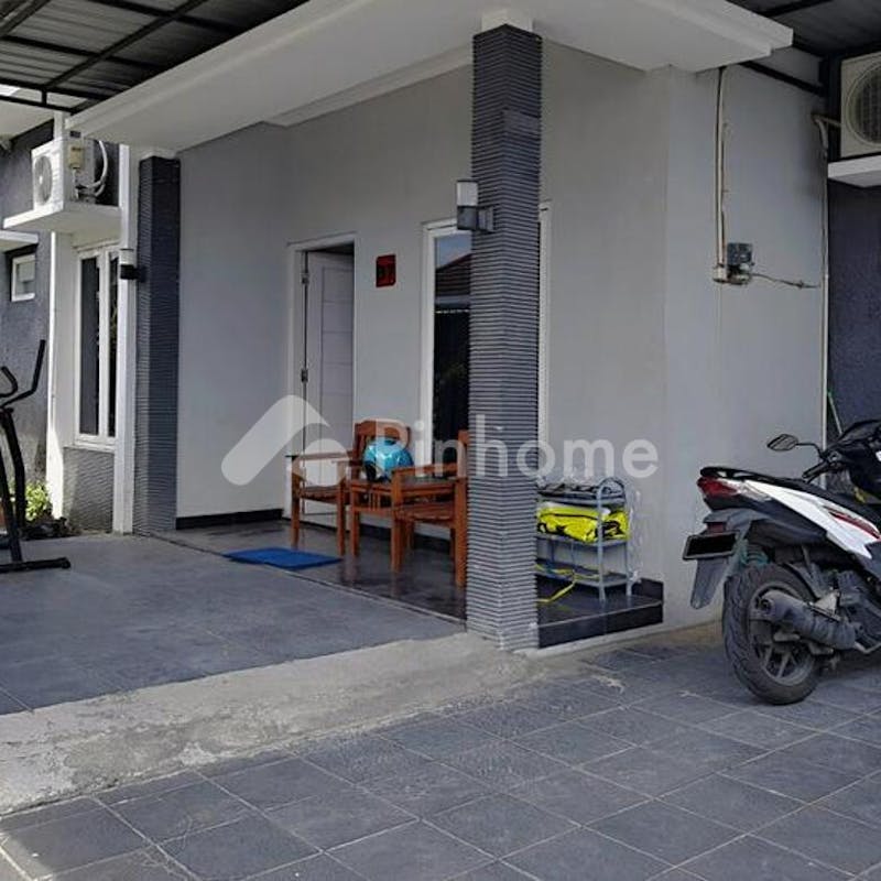 dijual rumah dilingkungan yang nyaman dan asri di trihanggo  gamping  sleman - 2