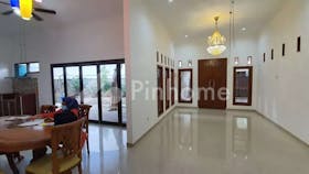 dijual rumah sangat strategis di johar baru 3