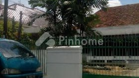 dijual rumah lokasi bagus di jl garut menteng
