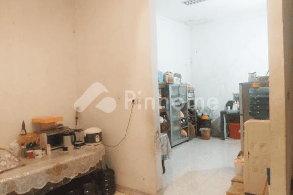 dijual rumah lokasi strategis di jalan galur sari - 5