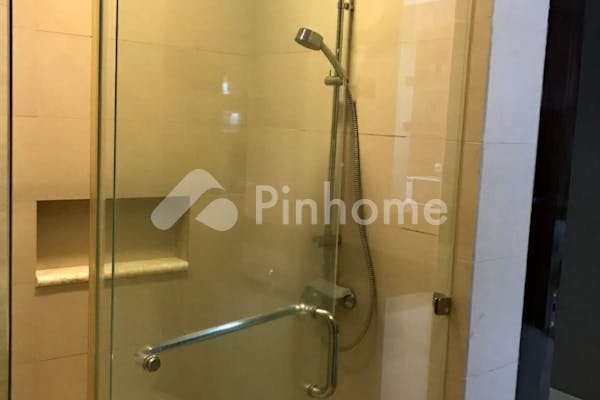 dijual apartemen lingkungan nyaman di residence 8 senopati  jl  senopati no 8  rt 8 rw 3 - 3