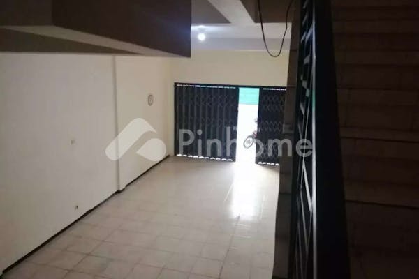 dijual ruko lokasi strategis di graha juanda - 1