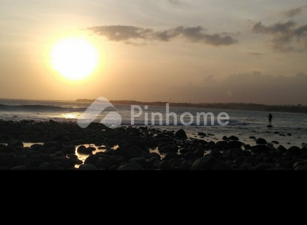 dijual tanah residensial lokasi bagus di medewi beach  yeh sumbul  provinsi bali  indonesia - 2