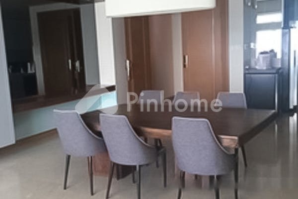 disewakan apartemen sangat strategis di kempinski residence  jalan m h  thamrin - 1