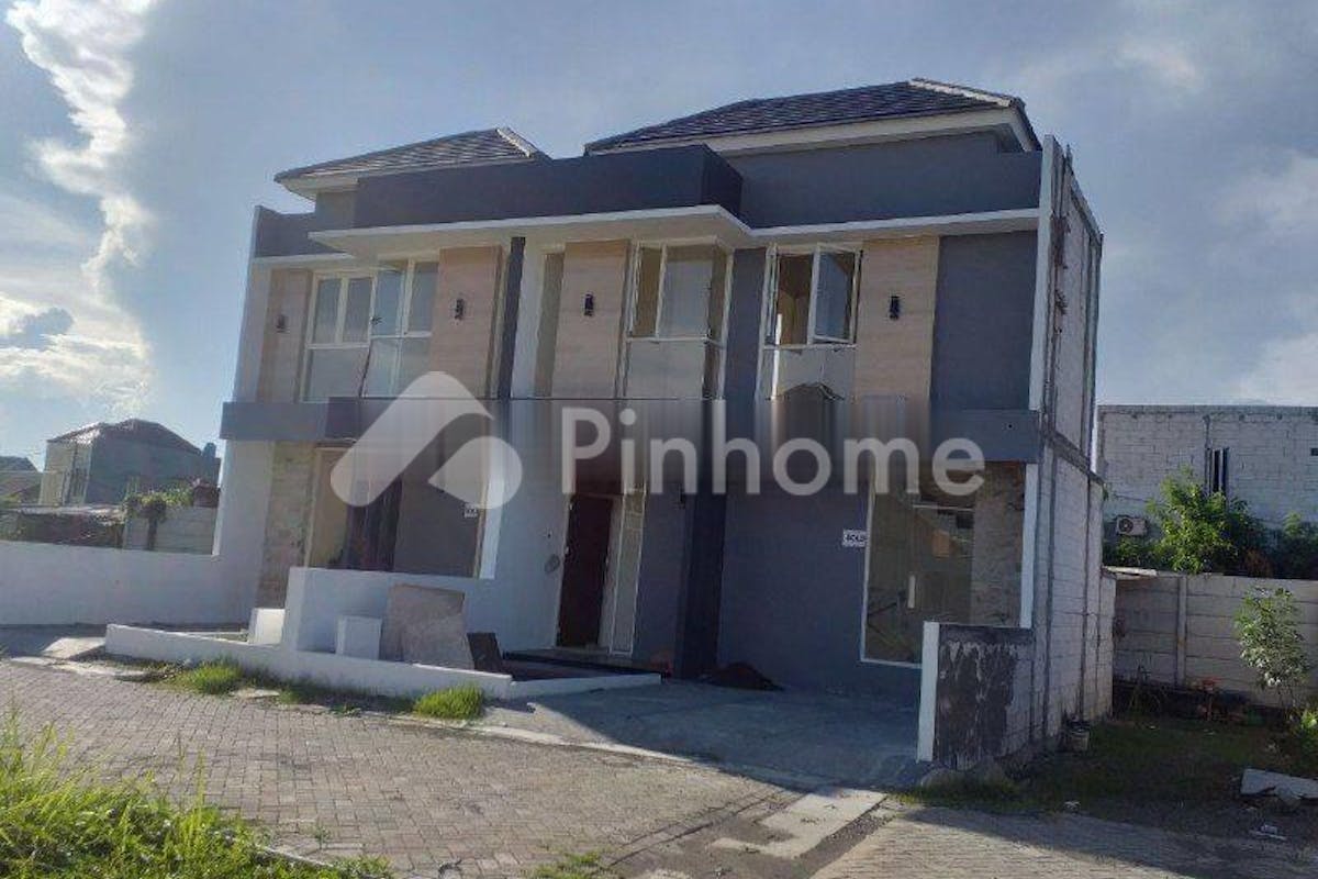 similar property dijual rumah harga terbaik di jl wonorejo  surabaya - 2