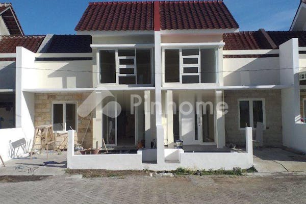 dijual rumah lokasi strategis di jl wonorejo  surabaya - 1