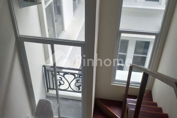 dijual apartemen siap huni di apple 1 apartement  jln jatipadang pejaten - 5