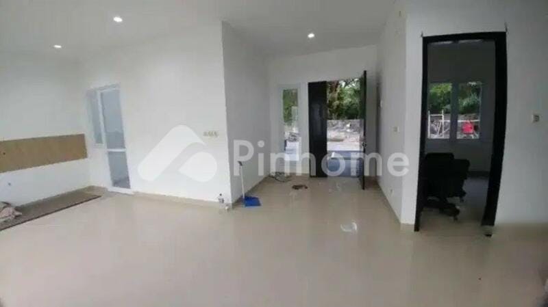 dijual rumah lokasi strategis dekat bandara di jl  pupuk raya  gunungbahagia - 2