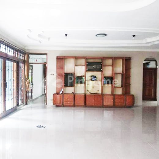 dijual rumah sangat cocok untuk investasi di sudirman - 3