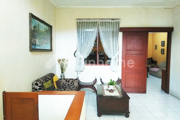 dijual rumah lokasi strategis di perumahan setra duta permai  jalan setra duta permai - 1