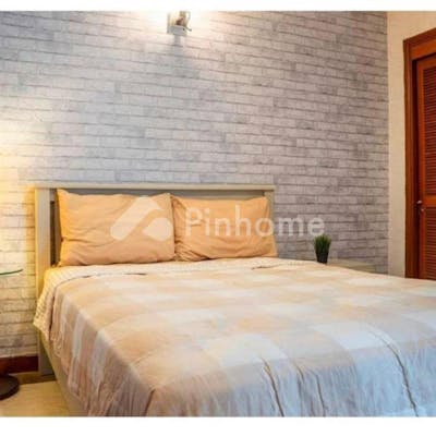 disewakan apartemen siap pakai di jl  raya casablanca no 14  rt 14 rw 5 - 4