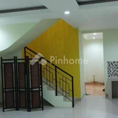 dijual rumah siap pakai di taman aries  jl  anggrek rosliana 2 rt 10 rw 5 - 4