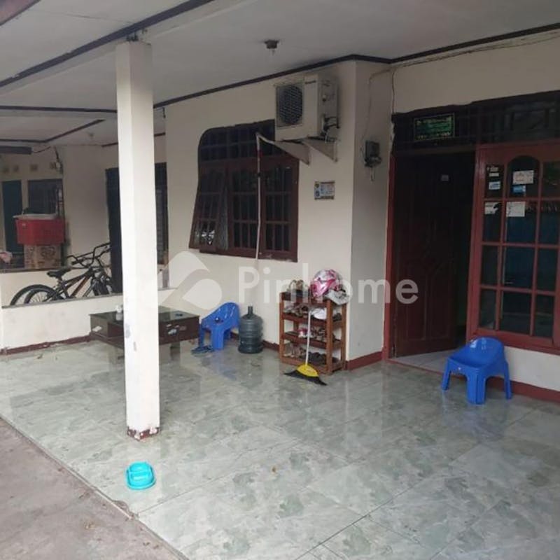 dijual rumah lokasi strategis di jl  kalisari raya  kalkisari - 2