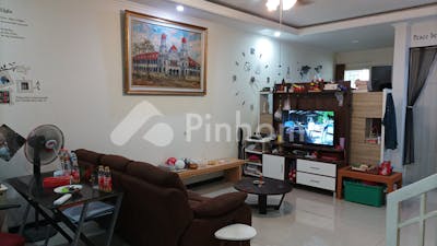 dijual rumah siap huni di jl  soponyono no  7a - 4