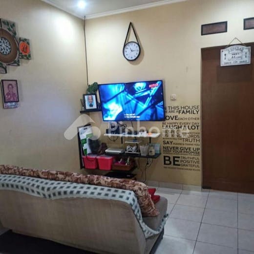 dijual rumah siap huni di graha raya - 3