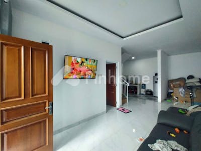 dijual rumah lokasi strategis di jalan robusta iii b  jakarta timur - 2