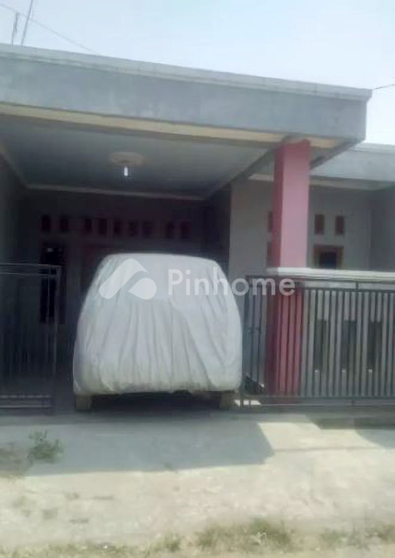 dijual rumah harga terbaik di komplek karang mas indah cikampek  jalan karang mas indah - 1